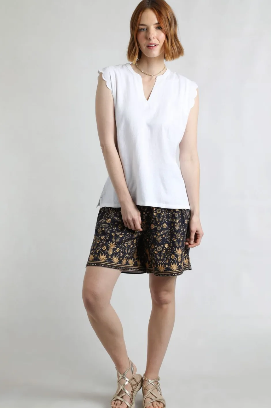 Weird Fish Tunics|Tops & T-Shirts|Tassie Scalloped Edge Linen Rich Vest White
